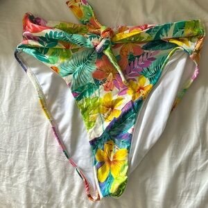 Tropical high waist bikini bottom with wash never worn